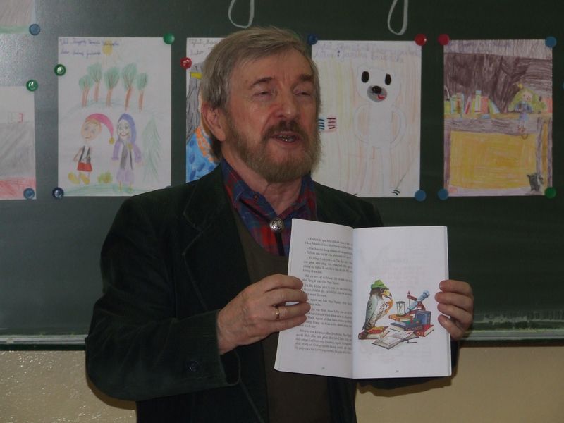 Spotkanie z pisarzem -  Andrzej Grabowski